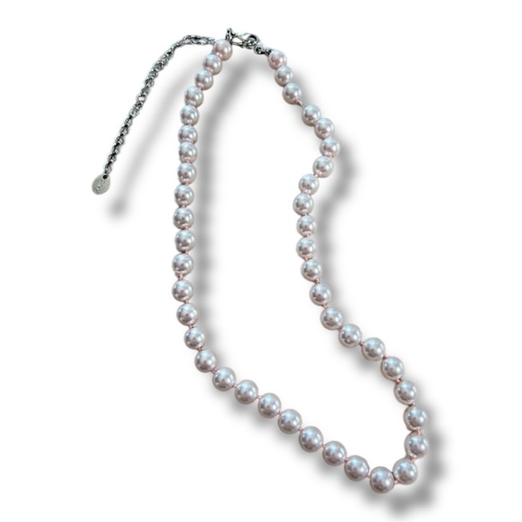 ICING light light barely pink string of faux pearl necklace 8-10” - Picture 7 of 10